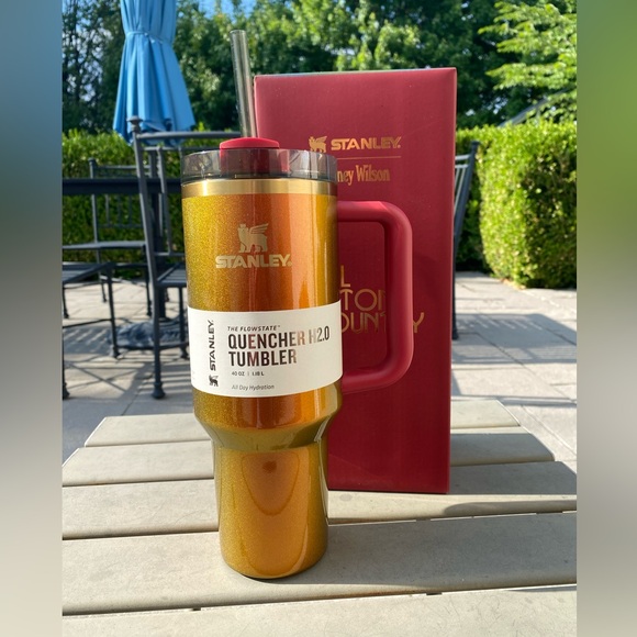 Limited ed LAINEY. WILSON COUNTRY GOLD 40 oz tumbler NWT. Only stored - Picture 5 of 14